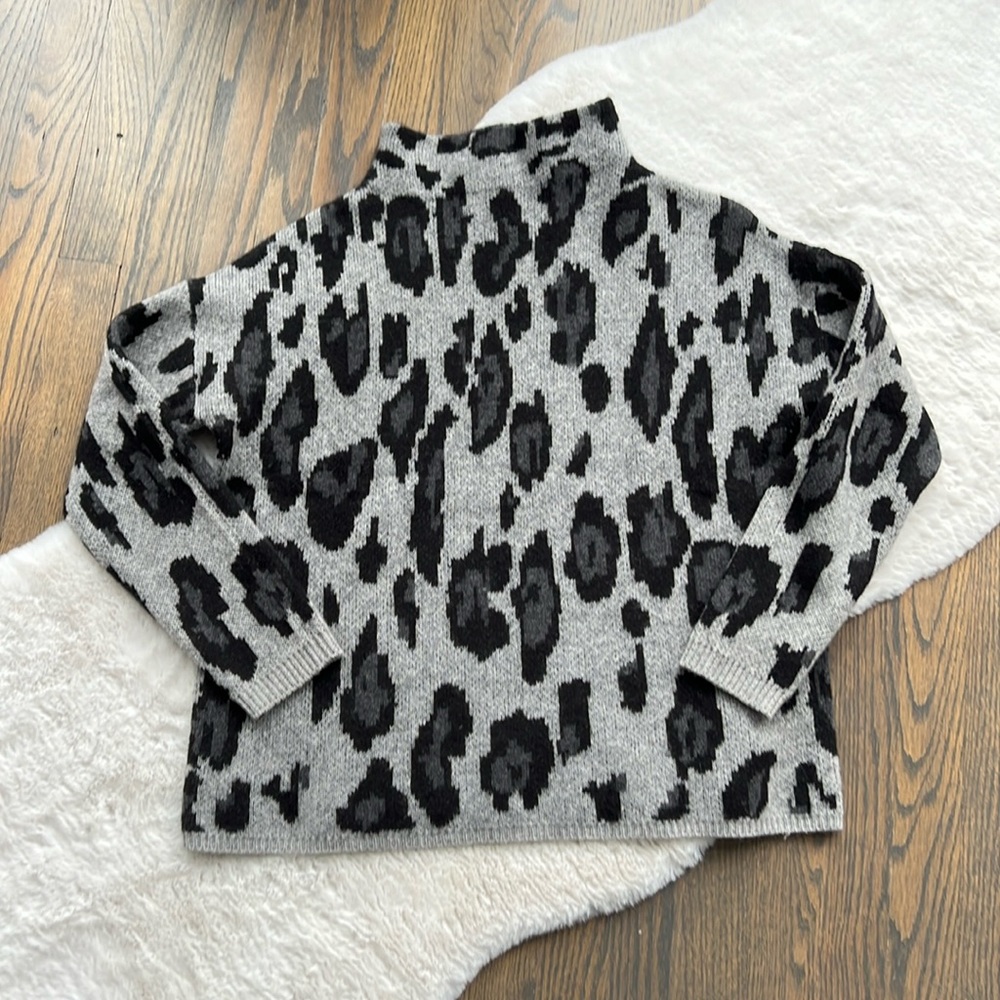 Catherine Malandrino animal print cashmere mock turtleneck sweater size XS